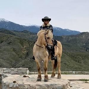 Meet your Posher, Pamela